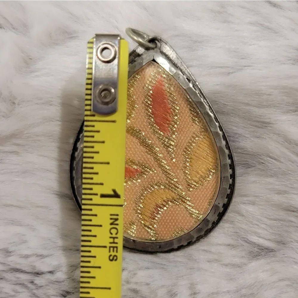 Silver pendant with fabric insert - Picture 5 of 5